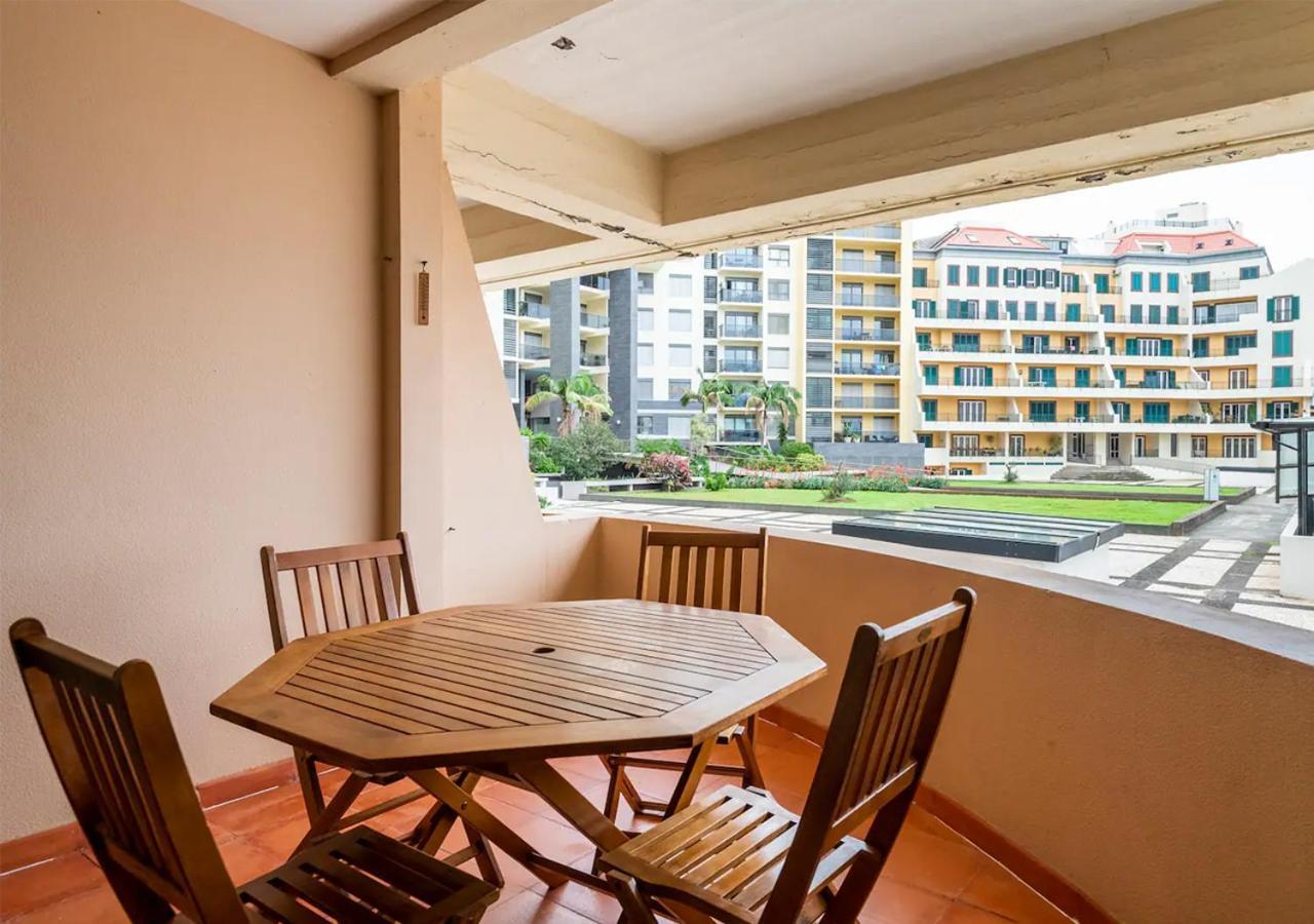 Lovely 1-Bedroom Apartment With Parking Ocean View Φουνκάλ Εξωτερικό φωτογραφία