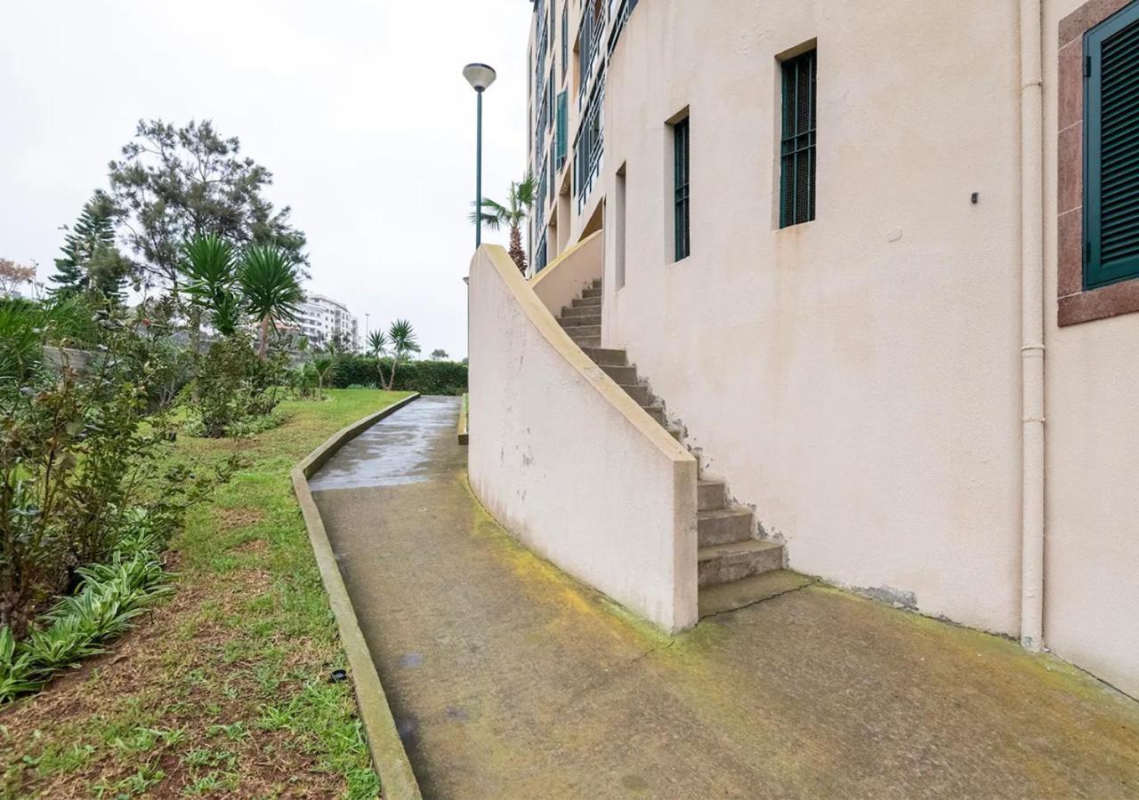 Lovely 1-Bedroom Apartment With Parking Ocean View Φουνκάλ Εξωτερικό φωτογραφία